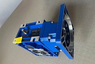 艾思捷技術教您蝸輪蝸桿減速機怎么選一款合適的伺服電機配套？